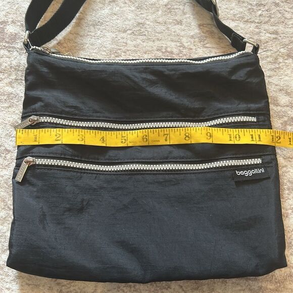 Baggallini Black Crossbody Bag - Picture 4 of 8